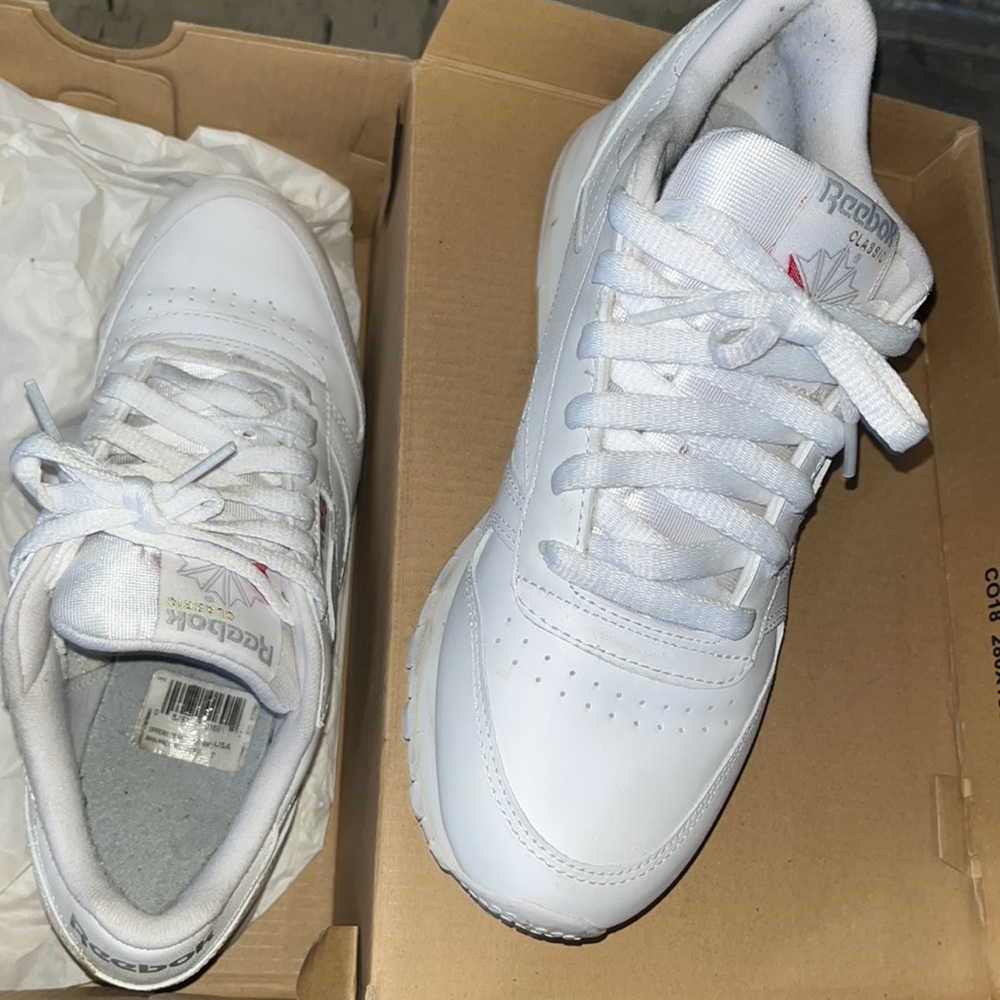 REEBOK WHITE SNEAKERS